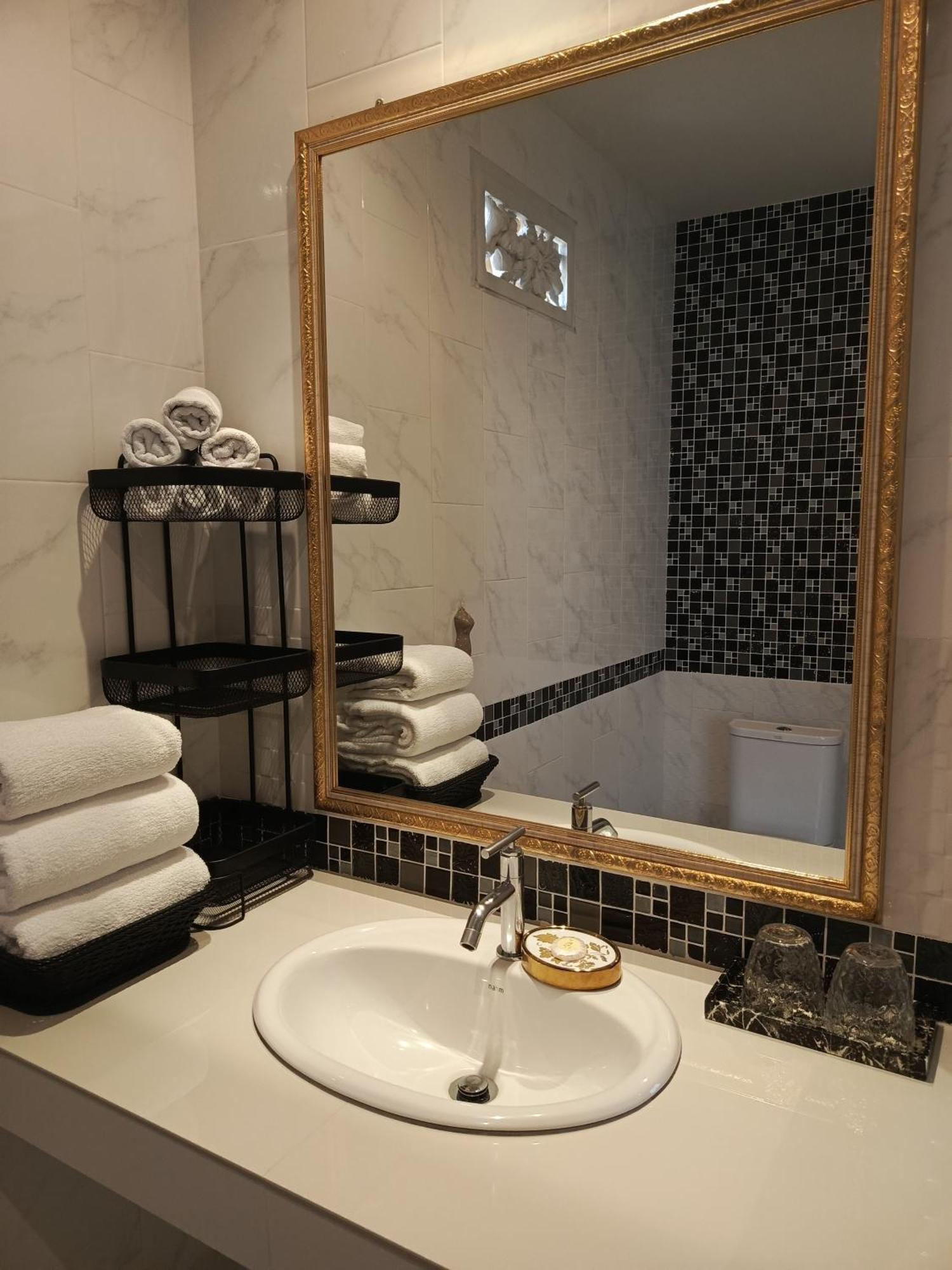 Klong Muang Beach Apartment Esterno foto